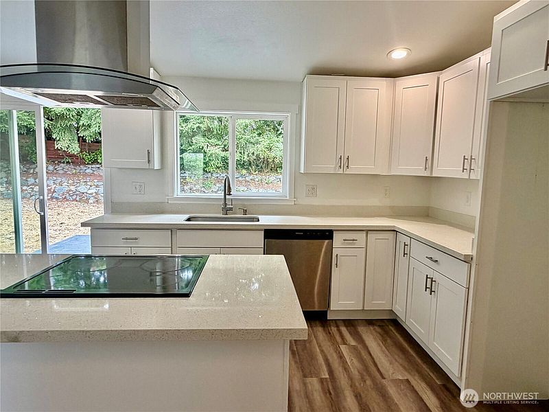 5th image of 3252 Herren Avenue
