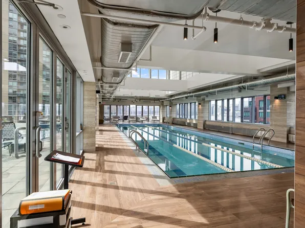 46-30 Center Boulevard image 15 of 31