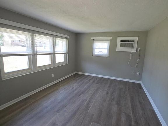 2nd image of 2005 Hollis St #B