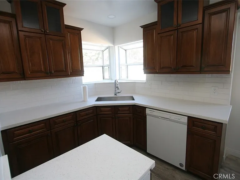 9968 Daines Dr — Photo 6