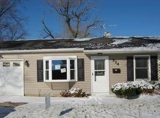 524 Parkside Cir, Streamwood, IL 60107