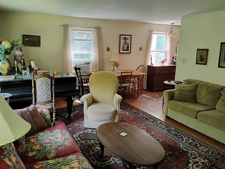 200 Garey Rd — Photo 12