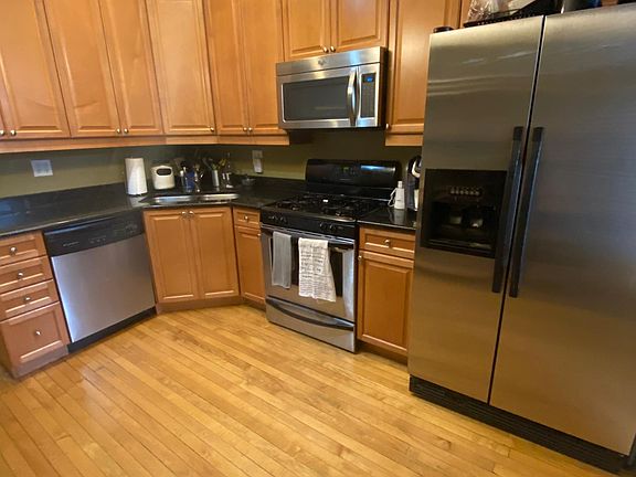 3rd image of 3620 N Ashland Ave #1