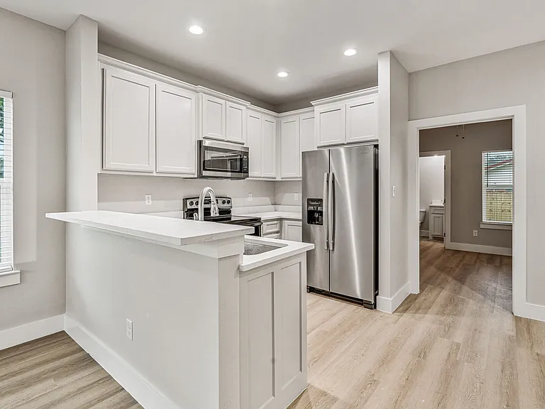 981 N Clinton St #102 — Photo 4