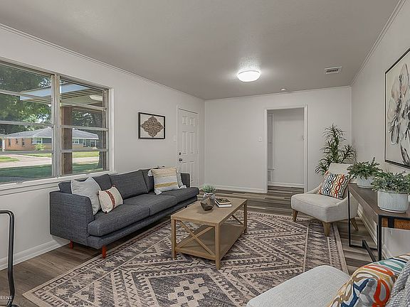 2nd image of 2842 Alvin Ln