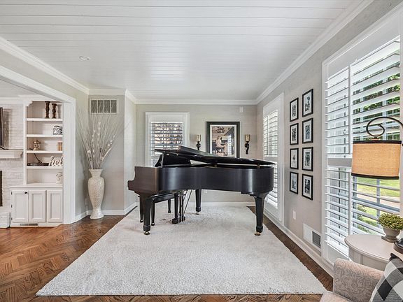 5th image of 7960 Winding Creek Dr