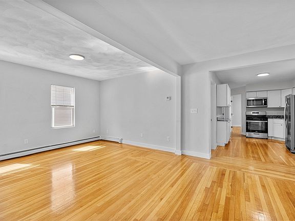4th image of 21 Medford St