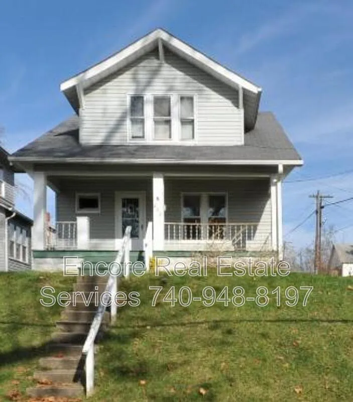 462 Clarendon St photo 1