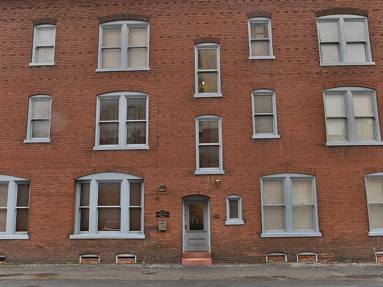 223 Pine St — Photo 16