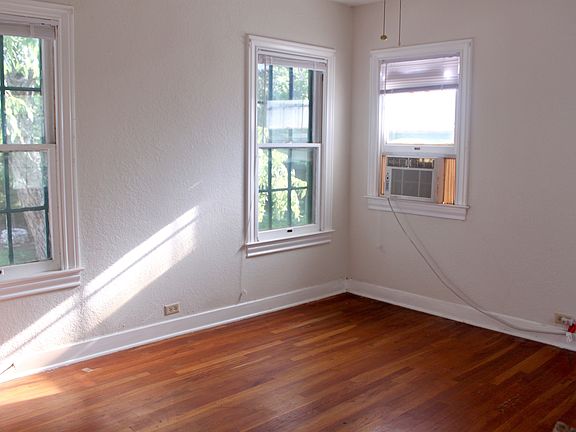 5th image of 135 Katherine Ct APT 1