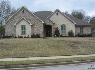 208 Heritage Ct, Lindale, TX 75771