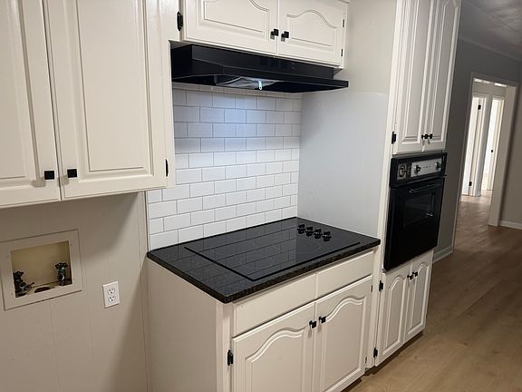 4th image of 2305 Senator St