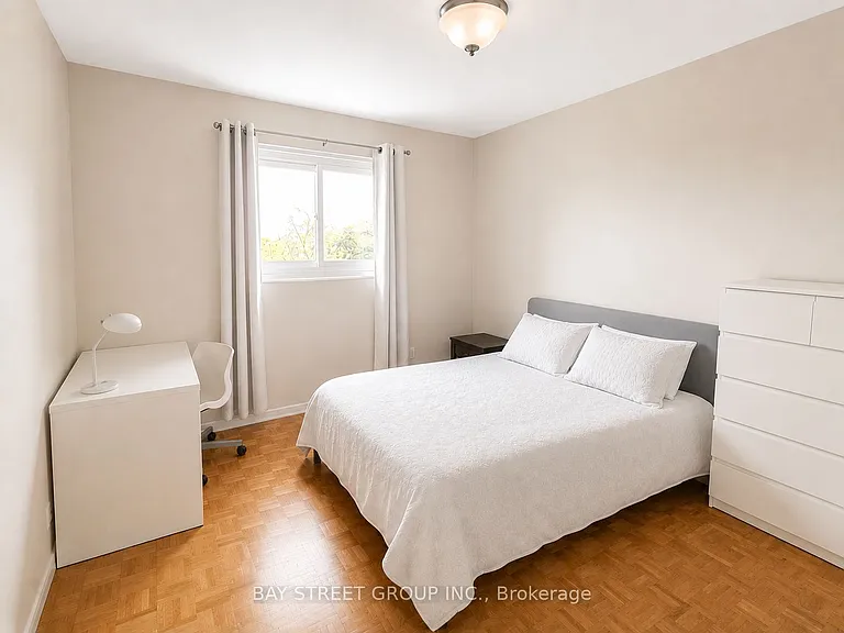 137 Bonham Blvd — Photo 10