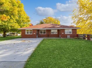 417 6th St, Nevada, IA 50201