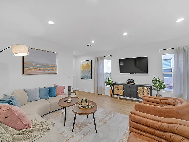 Modern Cozy Lounge