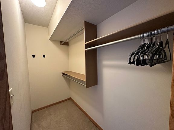 2nd image of 713 S Leeanne Cir