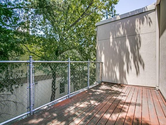 4th image of 4307 McKinney Ave APT 10