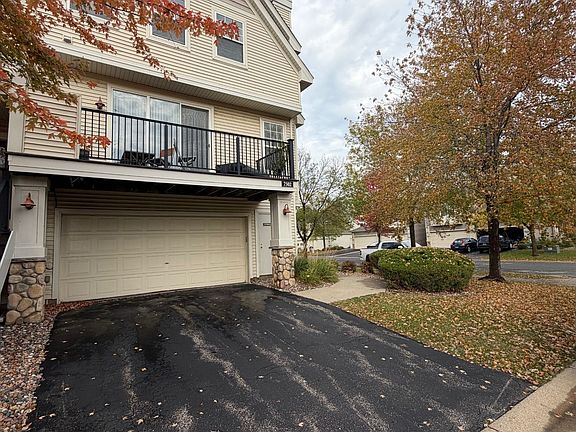 End Unit with 2 Stall Garage