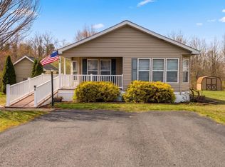 6 Meadowview Dr, New Bloomfield, PA 17068