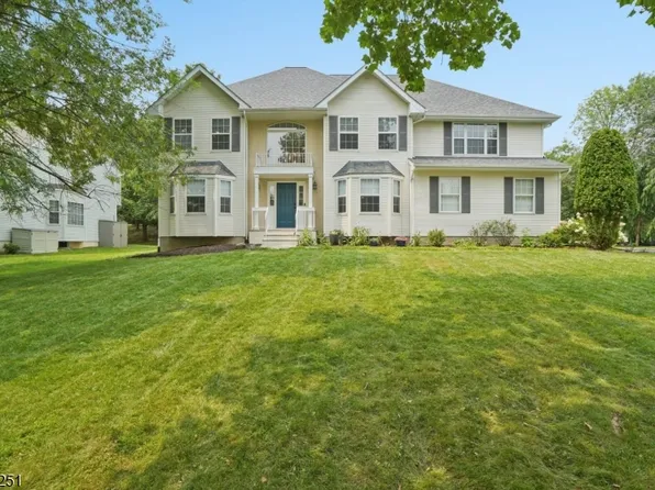6 Galloway Ct, West Orange Twp., NJ 07052