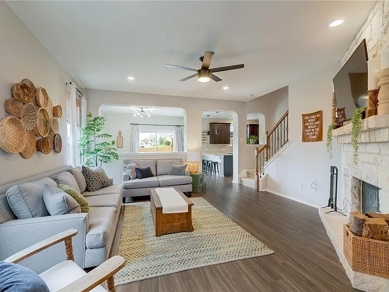 205 Tordesillas Dr — Photo 3