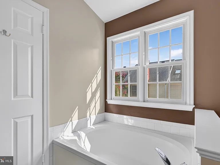 341 S Pickett St — Photo 30