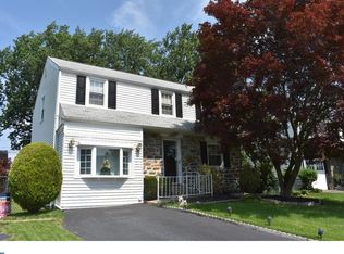 2221 Clayton Rd, Morton, PA 19070