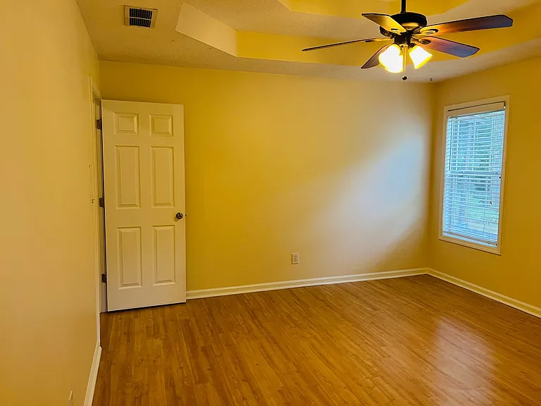 145 Riverside Dr — Photo 19
