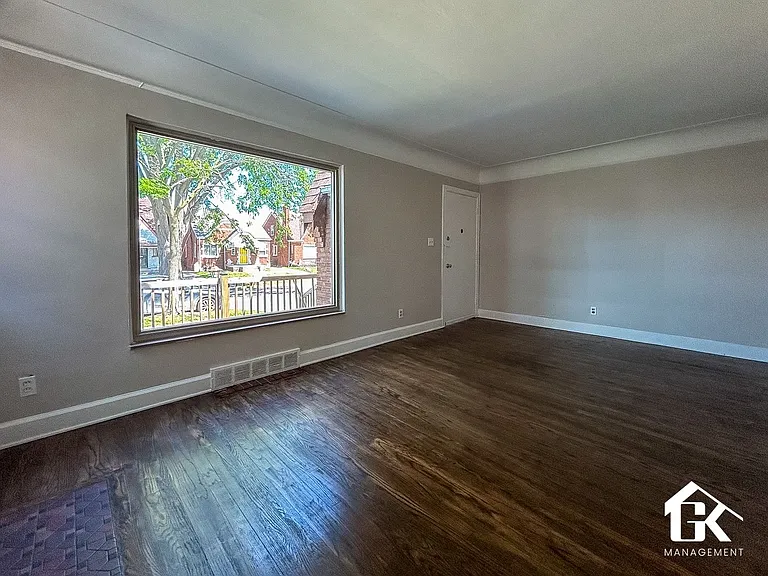18461 Washburn Ave — Photo 9