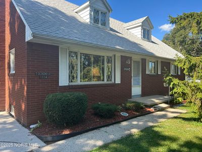 1324 Dearborn Ave, Oregon, OH, 43616