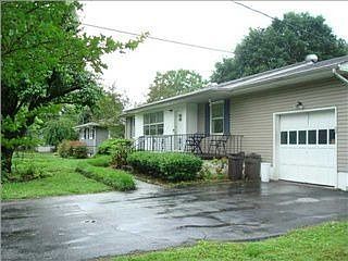 5th image of 5002 Newport Dr