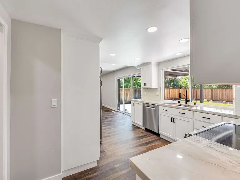 3147 Shriver Dr — Photo 10