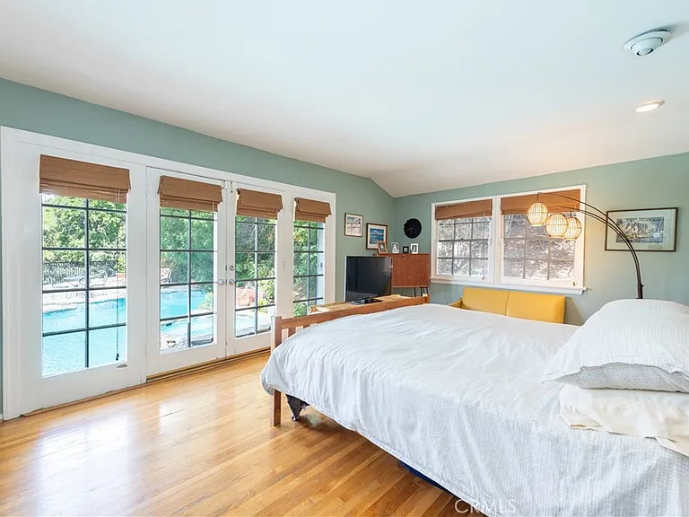 11446 Amanda Dr — Photo 13