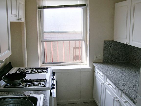 3rd image of 12325 82nd Ave APT 6N
