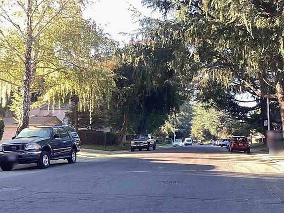 Exterior Neighborhood (street photo)