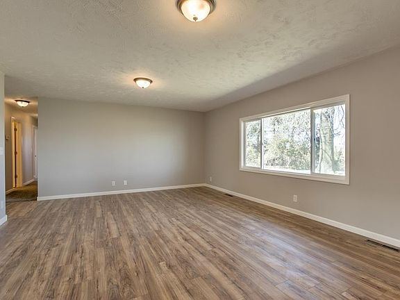 4th image of 6605 NW 42nd St