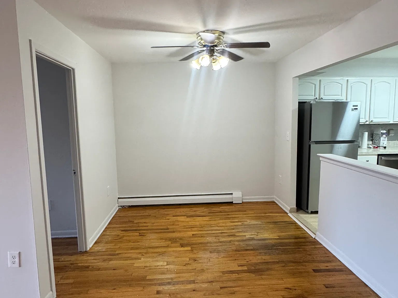 3 bed, 1.5 bath, $3,200 — Photo 2