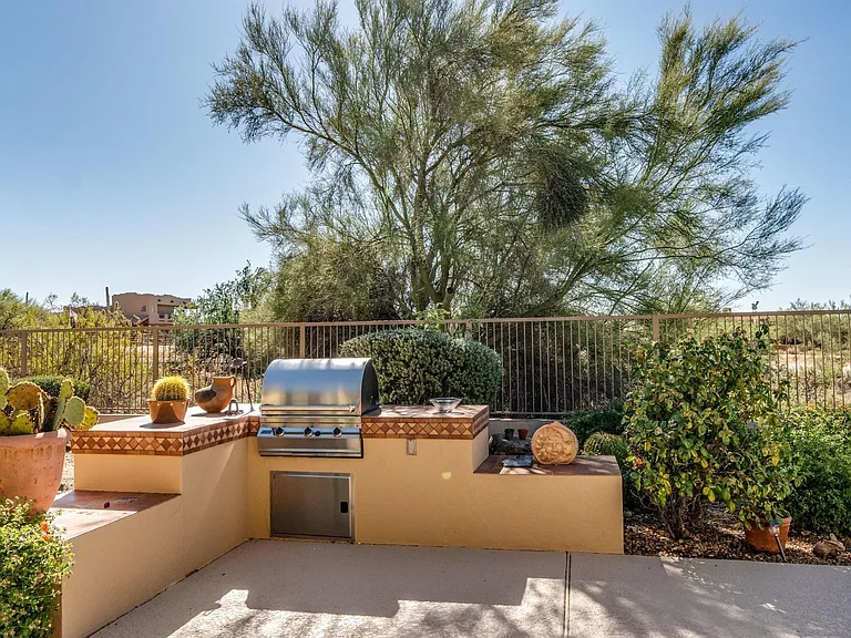 6461 E Crested Saguaro Ln — Photo 42