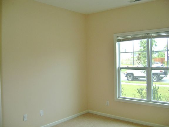 5th image of 306 Hidden Oaks Dr