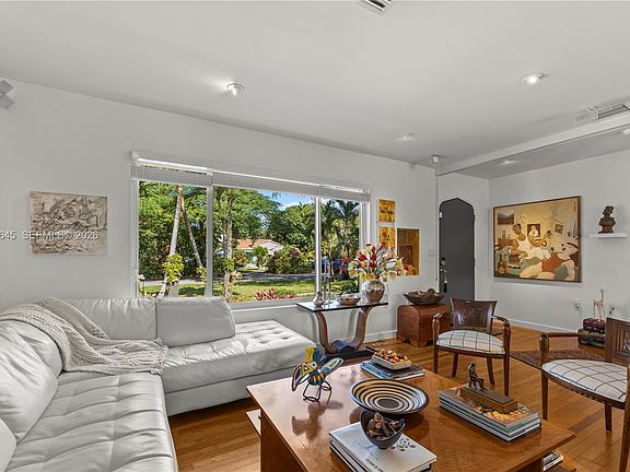 4th image of 70 NE 97th St