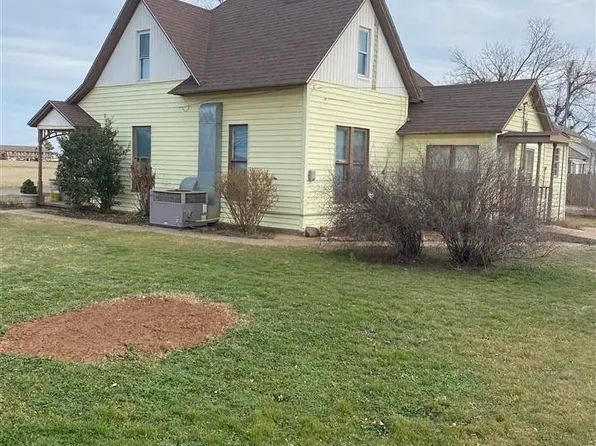 700 S Cimarron St, Hennessey, OK 73742