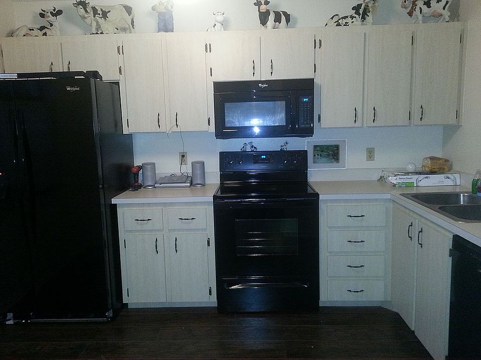 1st image of 106 Edgewater Dr