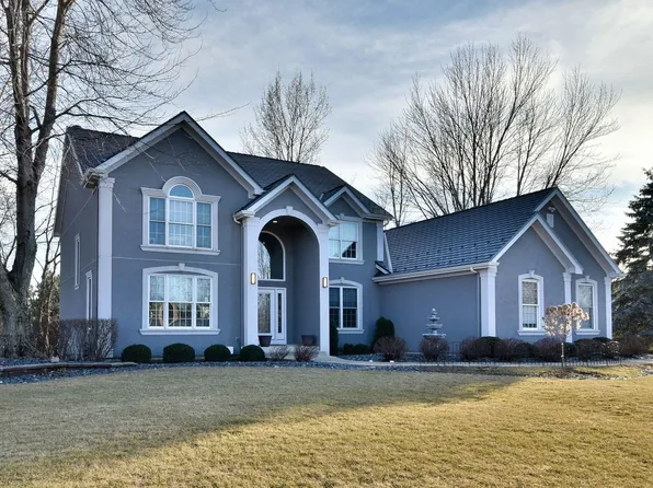 36W897 Whispering Trail Ct, Saint Charles, IL 60175