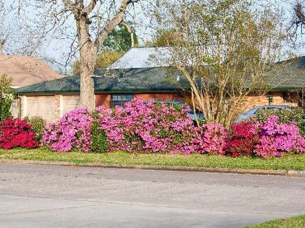 2327 8th St, Port Neches, TX 77651