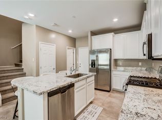 8672 Giant Causeway Ave, Spring Valley, NV 89148