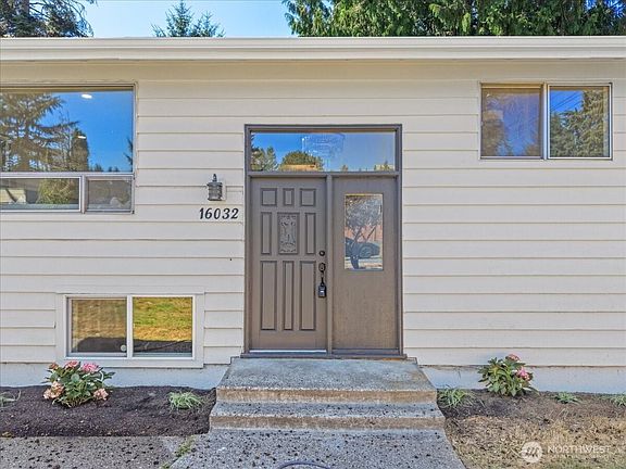 3rd image of 16032 22nd Avenue W