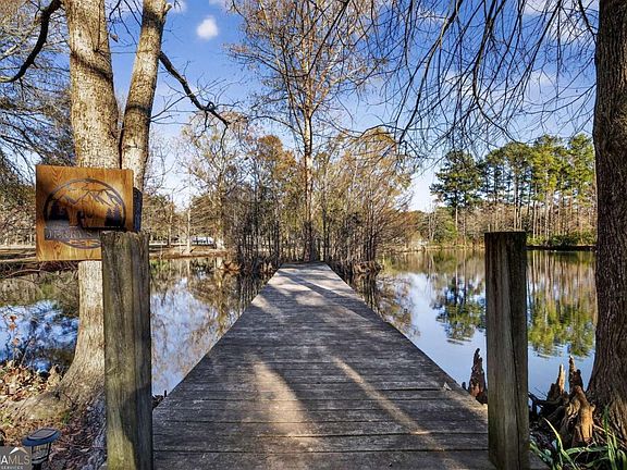 5th image of 1063 Old Olive Branch Rd