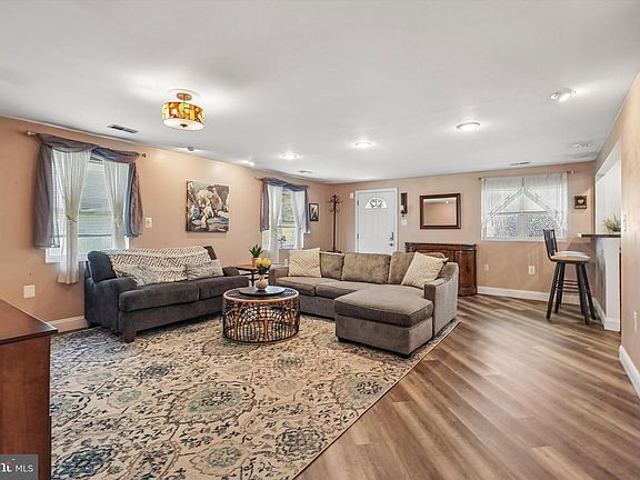 4th image of 30 Norman St