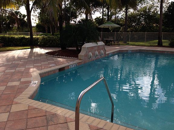 4th image of 8215 Ibis Club Dr APT 106