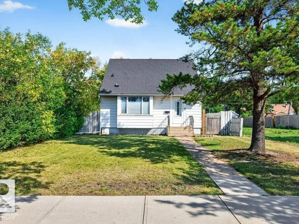 12247 107th St NW, Edmonton, AB T5G 2S9